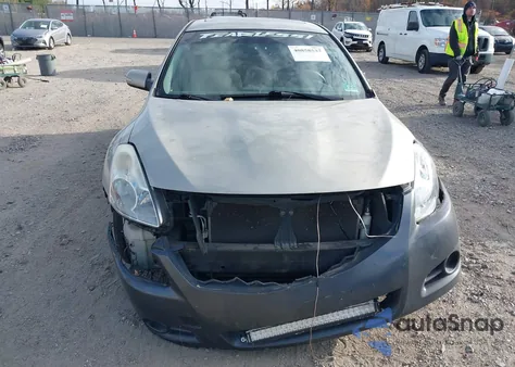 2010 Nissan Altima 2.5 S z USA, uszkodzony, nr VIN 1N4AL2AP8AN490345